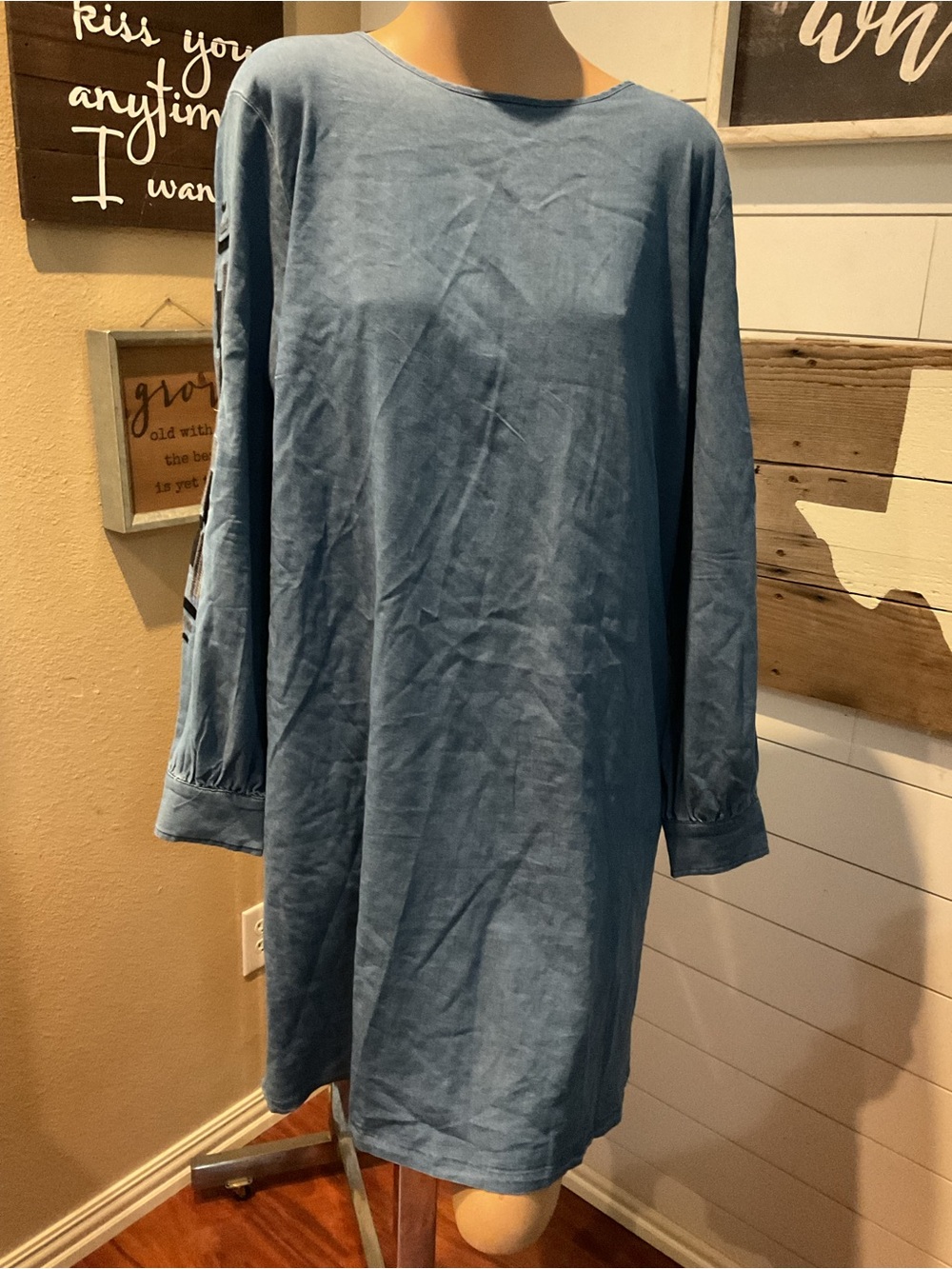 Two 2 Fly Co. Denim Chambray Dress Aztec Print on Sleeves Women’s Size XL